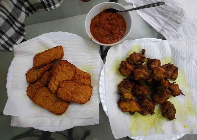 Nasi liwet + ayam goreng + Tempe goreng Dan sambal tomat