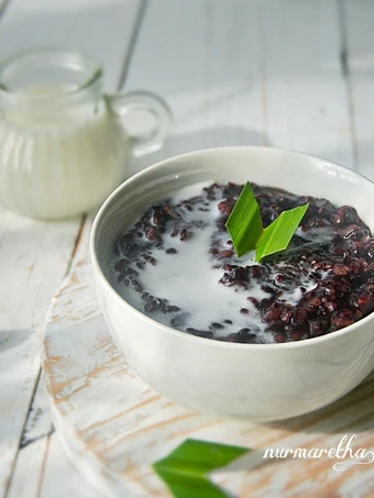 Cara Mudah Membikin Resep 138. Bubur Ketan Hitam yang Uenak Anti Ribet, Sempurna