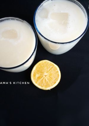 A picture of Orange milkshake.