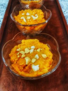 बेसन सूजी का हलवा(Suji besan ka halwa recipe in Hindi) रेसिपी मुख्य फोटो