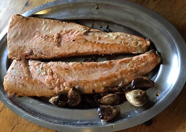 Recipe: Delicious Demi saumon à la plancha ail en chemise