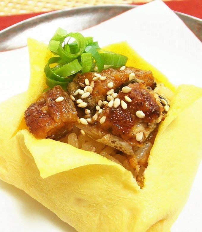 A picture of Unagi Tamago Sushi for Entertaining.
