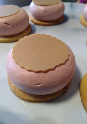 Une photo de Gâteau mangue framboise