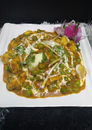 মালাই মটর পনীর (Malai Matar Paneer recipe in Bengali) রেসিপির প্রধান ছবি