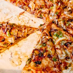 A picture of Teriyaki That! Pizza.