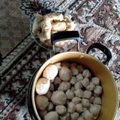 รูปของ Bakso ayam dan bakso tahu