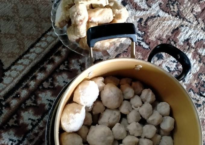 Bakso ayam dan bakso tahu