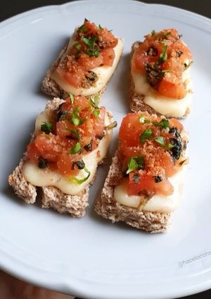 Una foto de Bocaditos Caprese