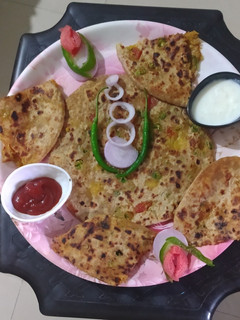 मिक्स वेज पराठेे (Mix veg parathe recipe in hindi) रेसिपी मुख्य फोटो