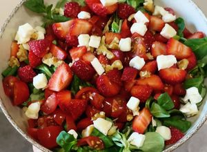 Foto principal de 🍓 Summer Salad (282 kcal)