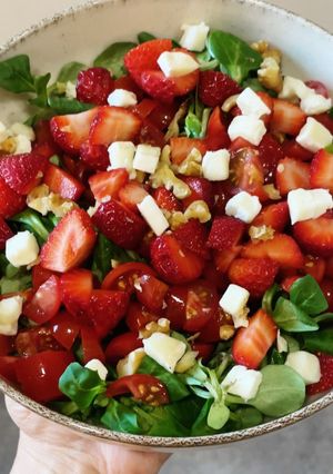 Una foto de 🍓 Summer Salad (282 kcal)