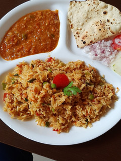 તવા પુલાવ (Tawa Pulav Recipe In Gujrati) રેસીપી મુખ્ય ફોટો
