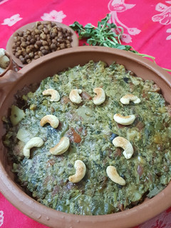 A picture of Methi Ghanto.