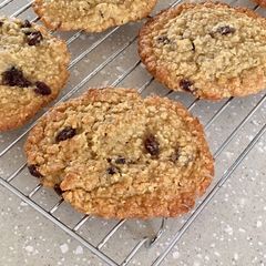A picture of Chewy Fruity Flapjack Cookies.