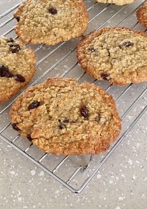 A picture of Chewy Fruity Flapjack Cookies.