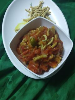 सेव टमाटर की सब्जी (Sev Tamatar ki sabzi recipe in hindi) रेसिपी मुख्य फोटो