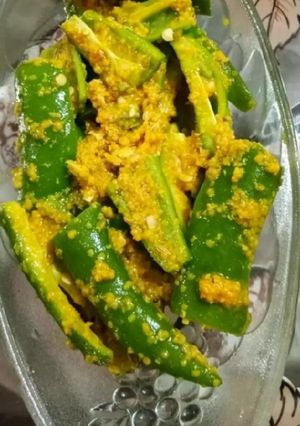 મરચા નું અથાણું (Marcha Athanu Recipe In Gujarati) રેસીપી મુખ્ય ફોટો