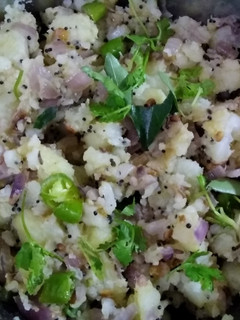 உருளைக்கிழங்கு பொடிமாஸ் (Urulaikilanku podimass recipe in tamil) செய்முறை முக்கிய புகைப்படம்