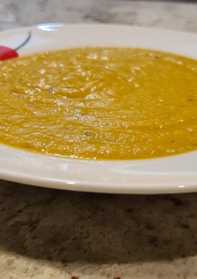 Una foto de Puré de berenjena, zanahorias, boniato y quesitos