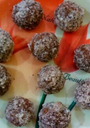 A picture of Dry fruits khajoor laddu.