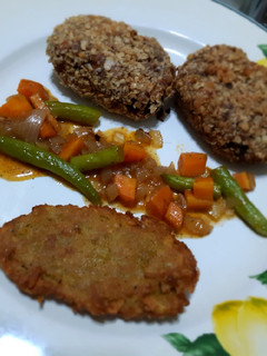 Foto resep Steak Tempe Oatmeal, Hashbrown, Saus BBQ ala ala