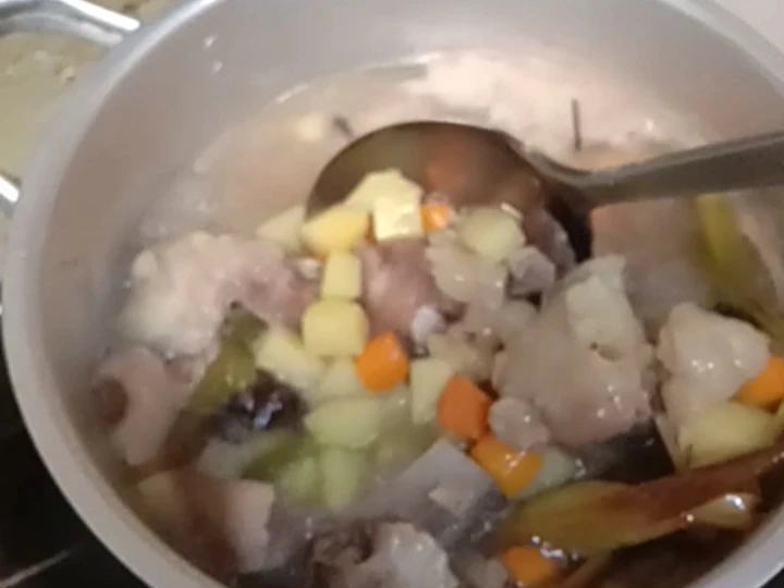 Langkah Gampang Membuat Resep Sop tulang muda iga sapi yang Menggugah Selera