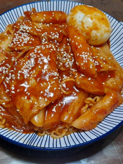 韓式辣炒年糕麵 的食譜成品照片