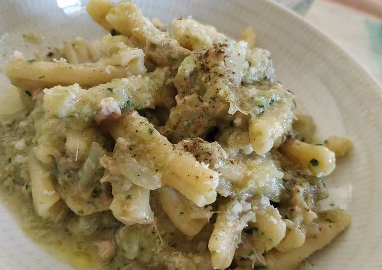 Casarecce con cicorie catalogne e tonno