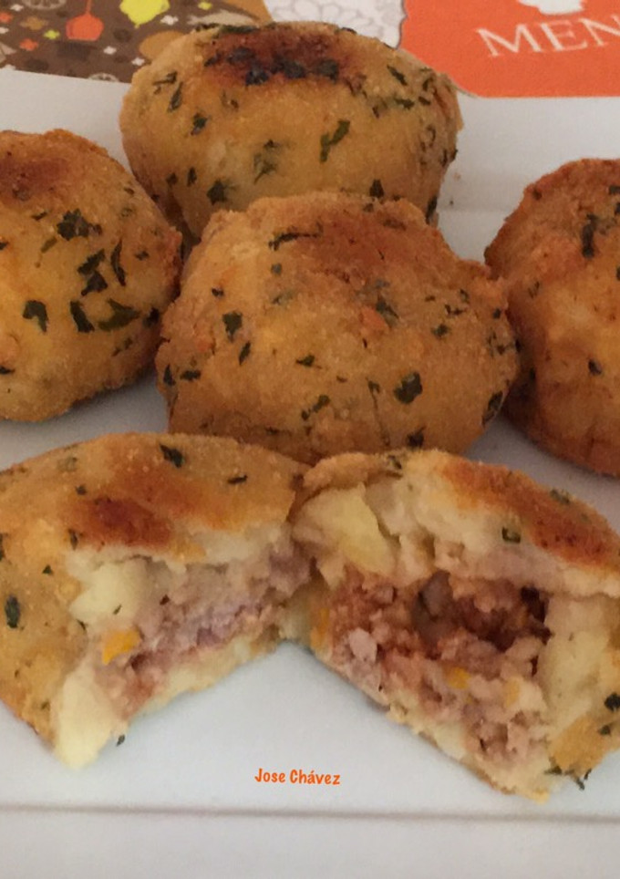Una foto de Papas bomba rellenas de carne