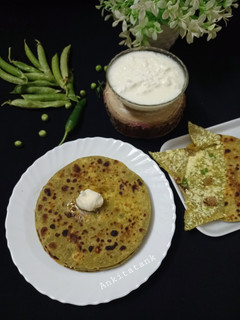 મટર પનીર પરાઠા (Matar Paneer Paratha Recipe In Gujarati) રેસીપી મુખ્ય ફોટો