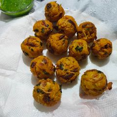 A picture of Noodles pakora.
