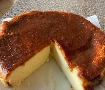 Popular Cuisine Baked Manchego cheesecake with a membrillo topping Yummy