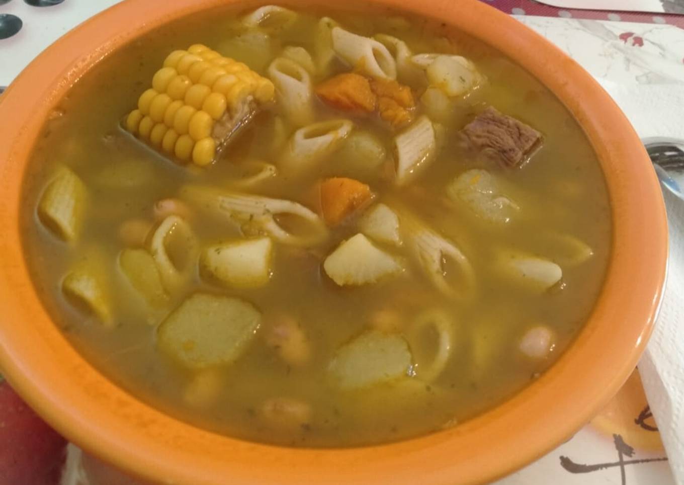 Sopa de menestr贸n 馃崠