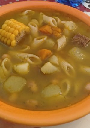 Una foto de Sopa de menestrón 🍖