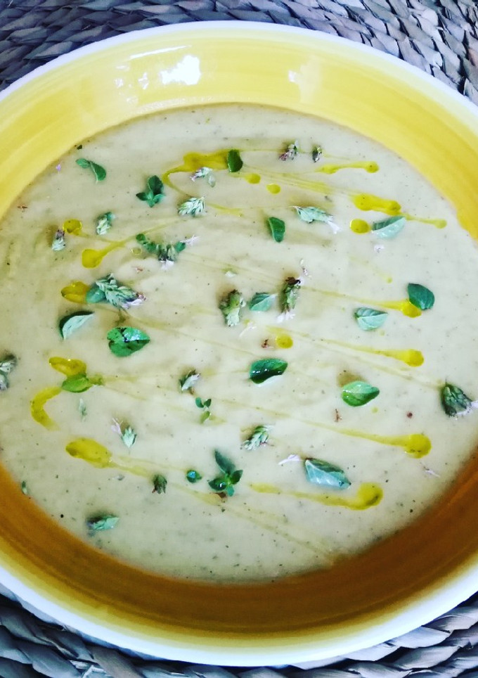 Una foto de Crema ligera de espárragos trigueros