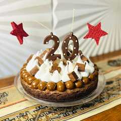 Una foto de Torta Brownie para cumpleaños 🎂