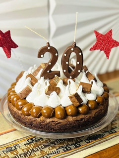 Una foto de Torta Brownie para cumpleaños 🎂