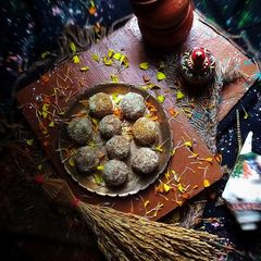 A picture of Apple dryfruit healthy oats ladoo.
