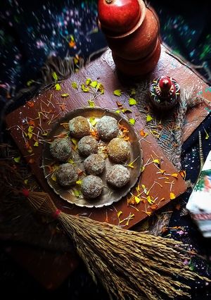 A picture of Apple dryfruit healthy oats ladoo.