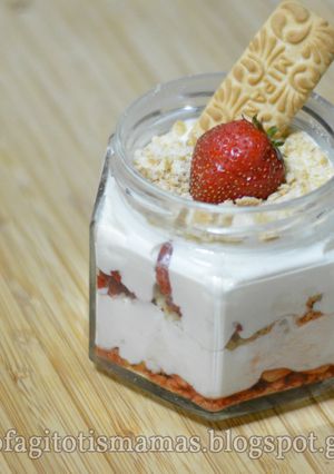 Φωτογραφία της συνταγής Trifle με φράουλα