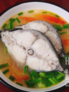 Hình của món Bữa trưa với món CANH CÁ BỚP NẤU VỚI CÀ CHUA.