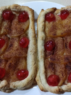 Una foto de Coca de manzana y cereza