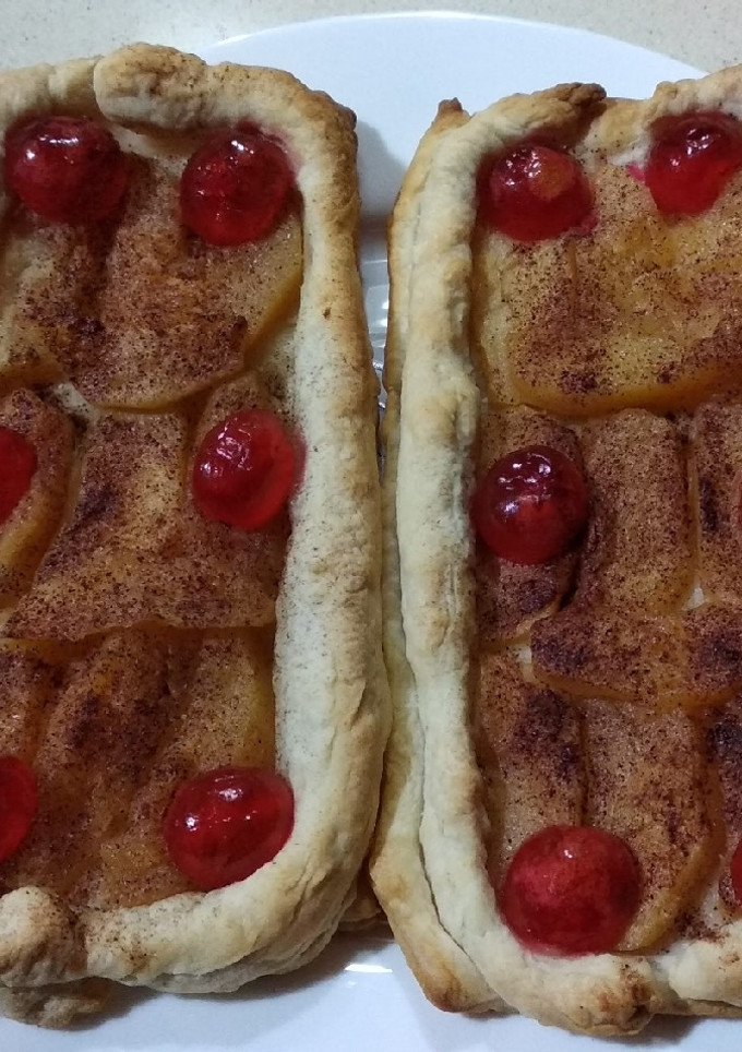Una foto de Coca de manzana y cereza
