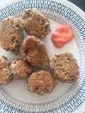 Bolitas de frijol con queso mozzarella al horno