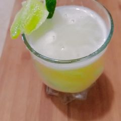 A picture of Cucumber lemonade.