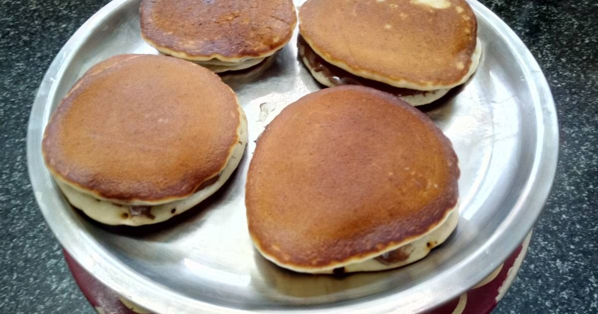 Dora Cake or Dorayaki or Fulffy Golden Pancake Sandwich from Japan |  CafeGarima