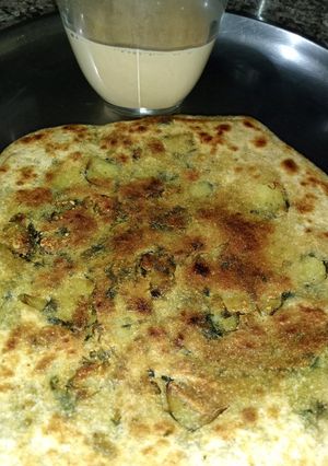 मेथी आलू पराठा (Methi aloo paratha recipe in Hindi) रेसिपी मुख्य फोटो