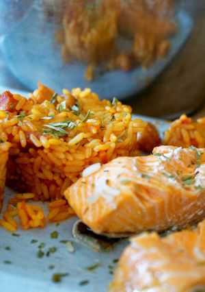 Une photo de Pavés de saumon tomates riz et champignons au Cook Expert