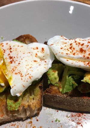 A picture of Paprika avocado & poached eggs.