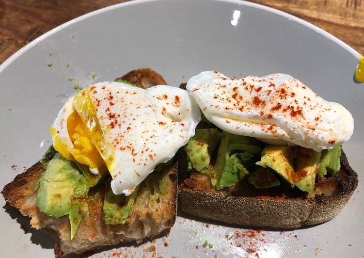 Recipe of Jamie Oliver Paprika avocado &amp; poached eggs